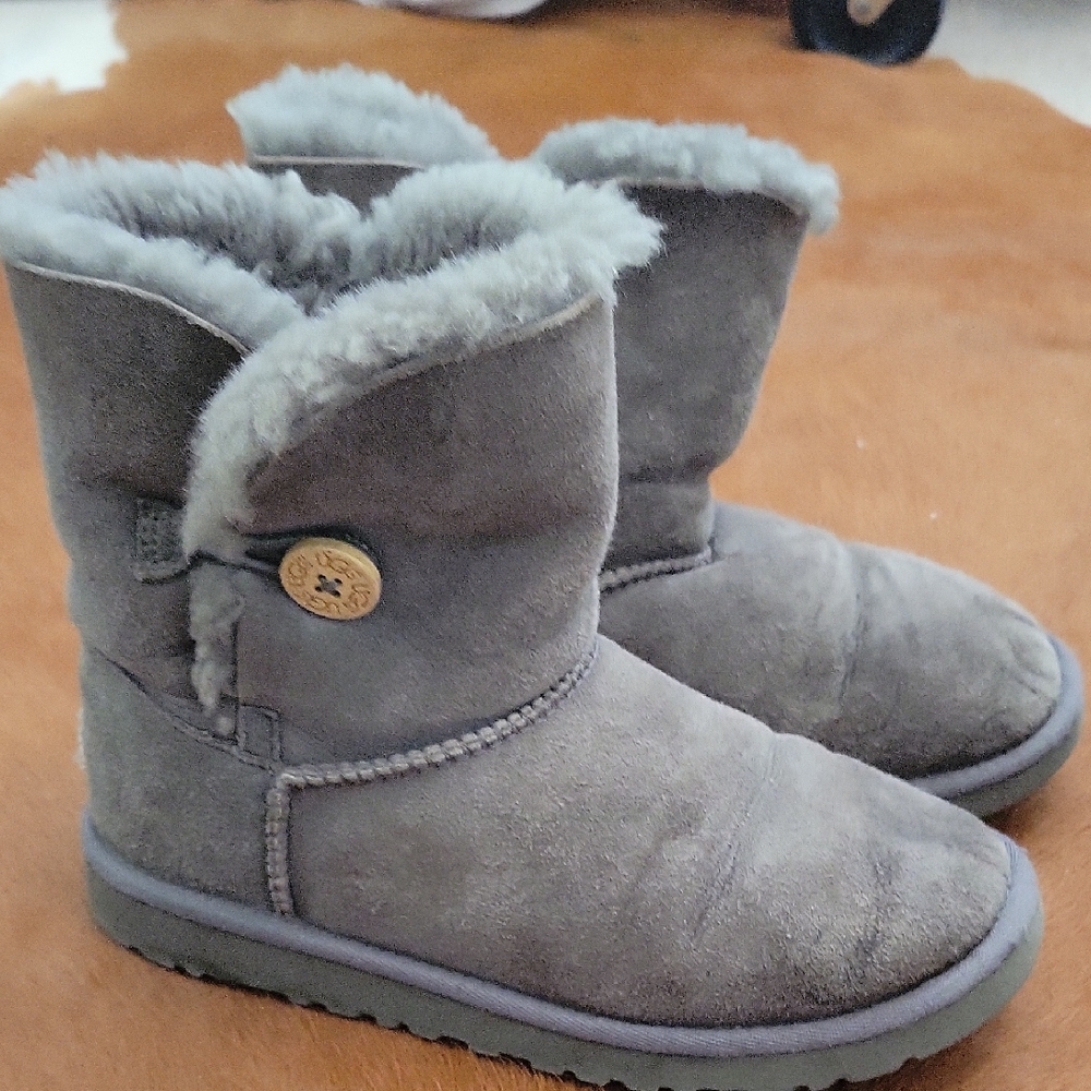 UGG Gray Shearling Winter Boots